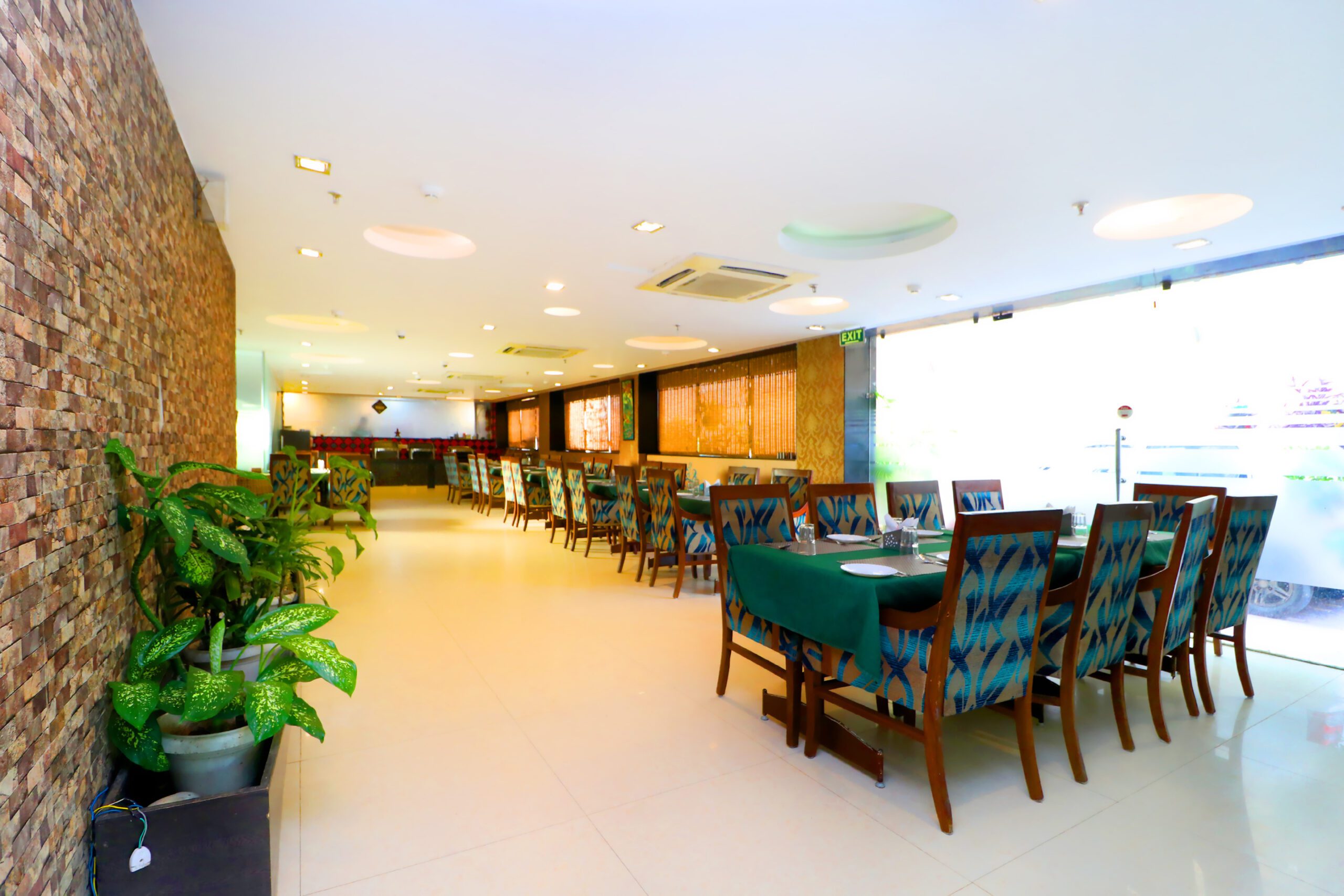 luxury hotel dining in chandigarh